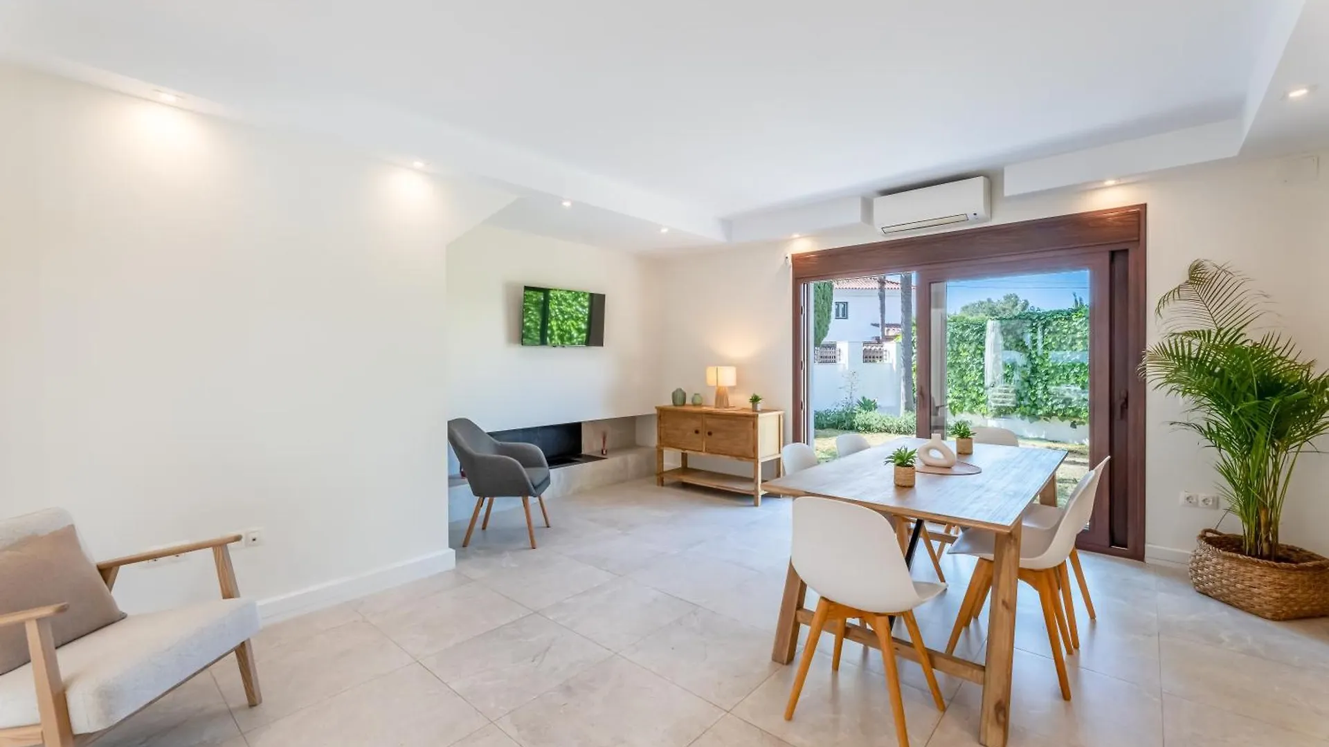 Villa With Pool In Golden Mile By Kura Homes Μαρμπέλλα Σπίτι διακοπών